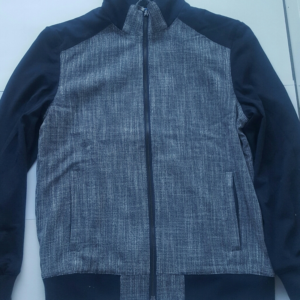 Vince Camuto Sweater